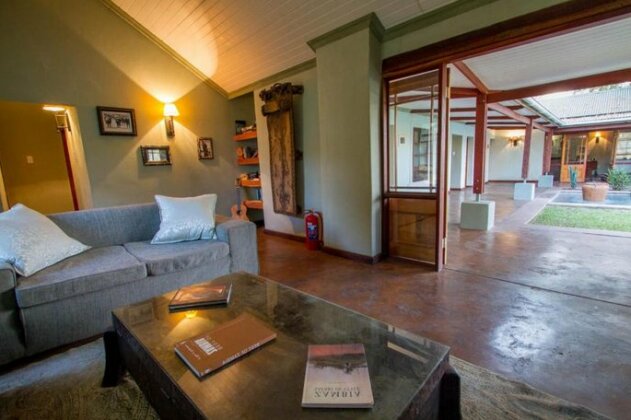 Thorn Tree House And Tented Camp - Photo2