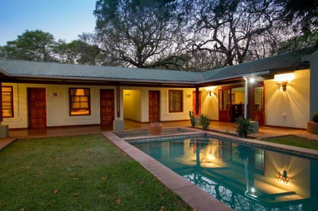 Thorn Tree House And Tented Camp - Photo3