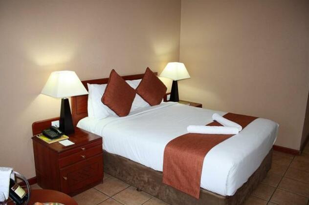Cresta Golfview Hotel Lusaka - Photo2