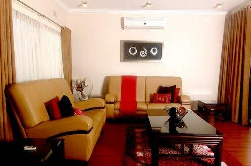 Fallsway Villas - Photo3