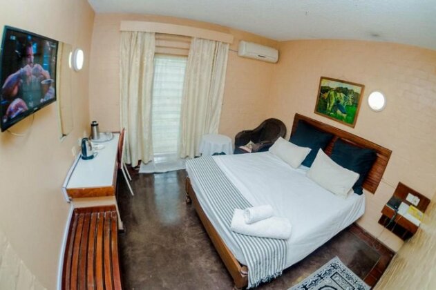 Ndeke Hotel - Photo3
