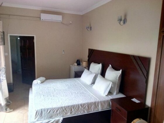 Zenith Lodge - Photo2