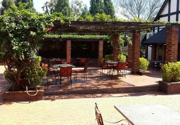 Cresta Churchill Hotel - Photo4