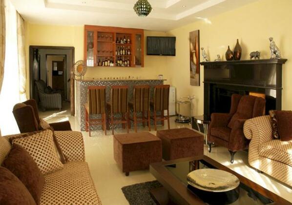 High Mount Lodge - Photo5