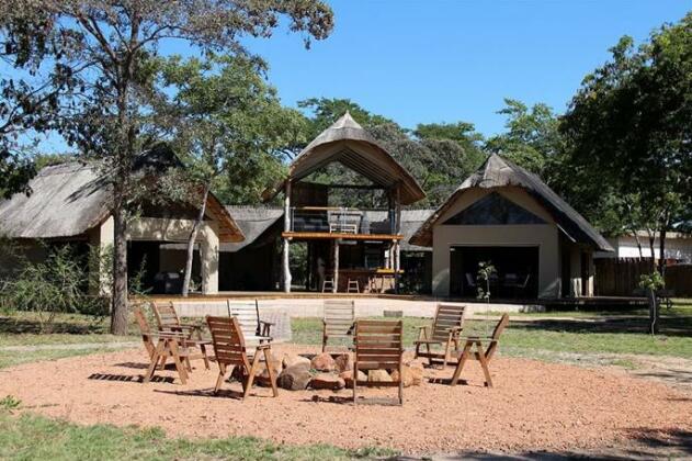 Elephant's Eye Hwange - Photo2