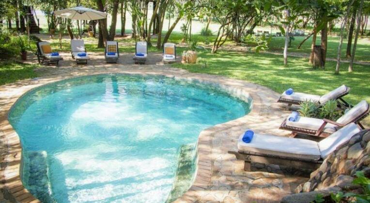 Ivory Lodge - Photo3