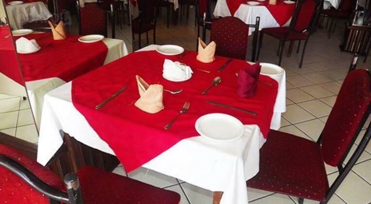 Regency Hotel Fairmile - Photo5