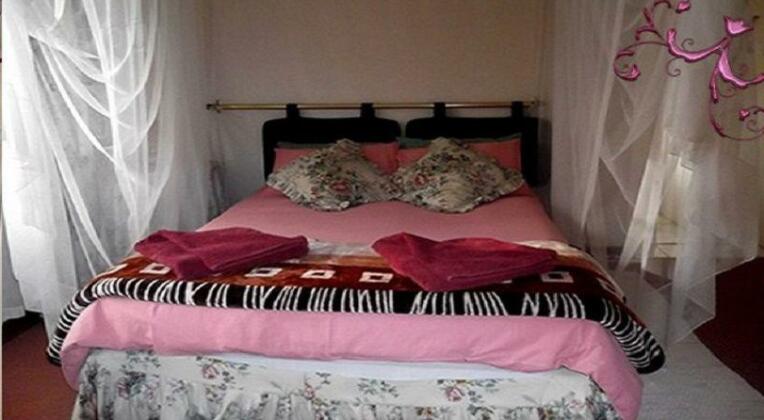 Bowood Lodge - Photo3