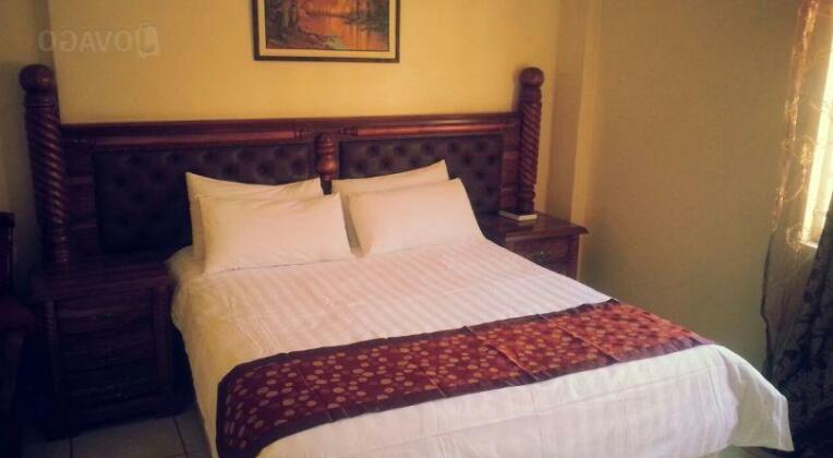 Carrys Court Guest Lodge - Photo3