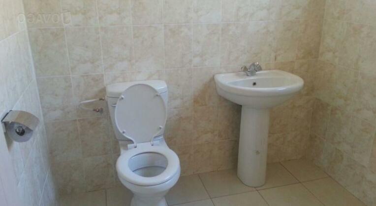 Carrys Court Guest Lodge - Photo4