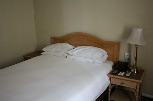 Cresta Jameson Hotel - Photo2