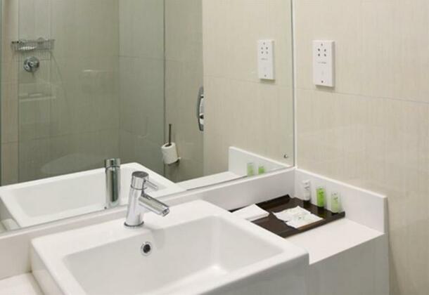 Cresta Lodge Hotel - Photo3