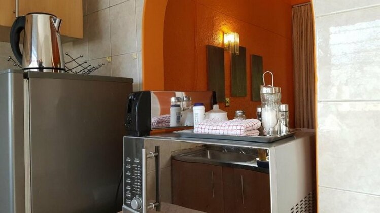 Lolo's 1 Bed Apartment - Photo4