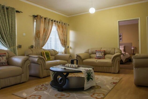 Lolo's 2 Bed Apartment - Photo3