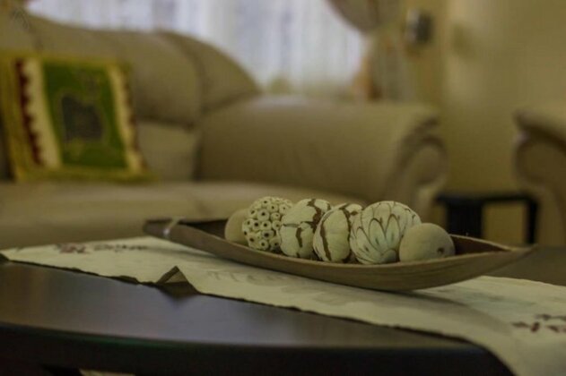 Lolo's 2 Bed Apartment - Photo4