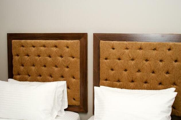 Sarum Lodge - Photo3