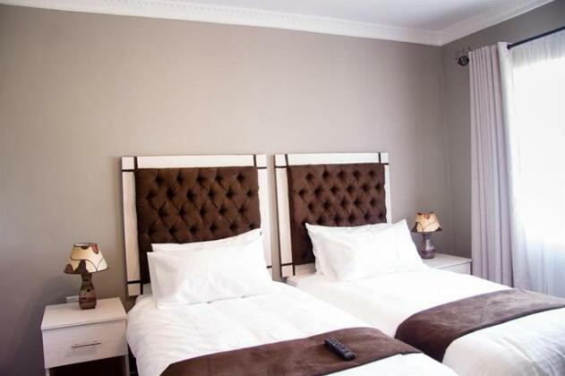 Sarum Lodge - Photo4