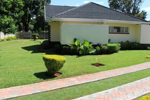 The Hawks Bed and Breakfast - Photo2