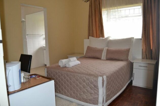 The Hawks Bed and Breakfast - Photo3