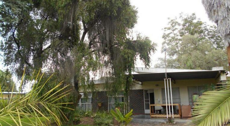 Trends Galore Guest House - Photo4