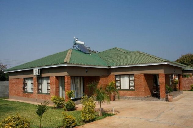 Dzimbahwe Guest Lodge