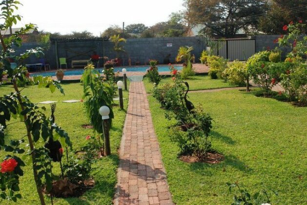 Dzimbahwe Guest Lodge - Photo3