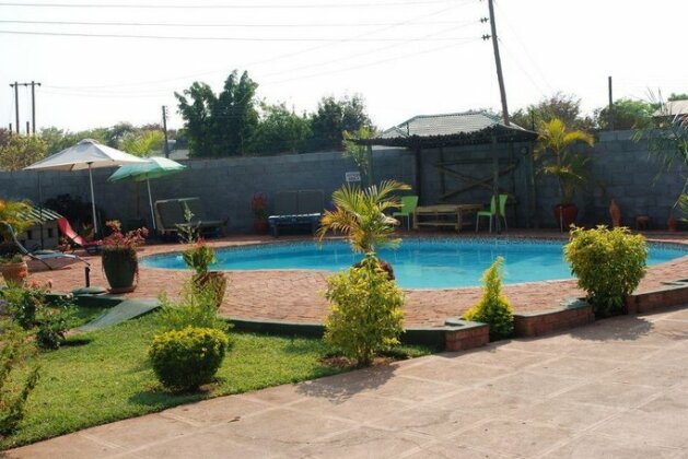 Dzimbahwe Guest Lodge - Photo5