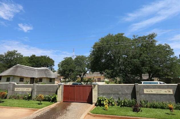 Mandebele Lodge - Photo3
