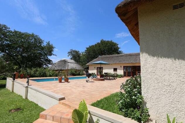 Mandebele Lodge - Photo5