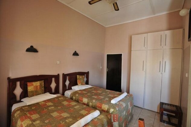 Premier Guest Lodge - Photo3