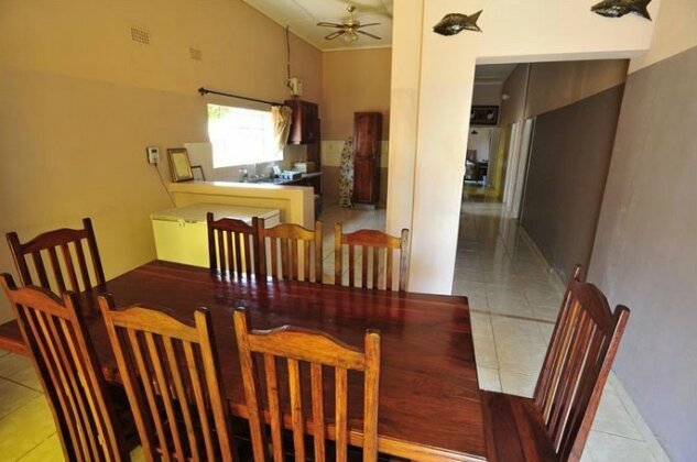Premier Guest Lodge - Photo4