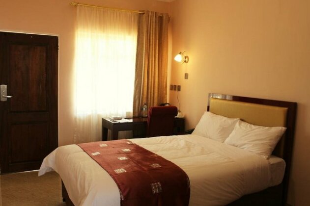 Golden Mile Hotel - Photo3