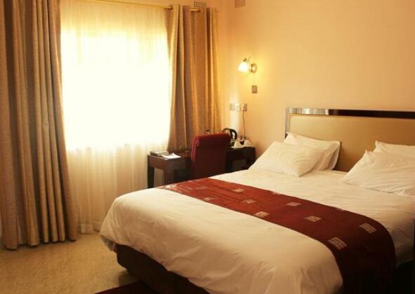 Golden Mile Hotel - Photo4